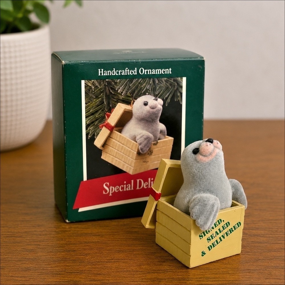 Hallmark Keepsake Special Delivery‎ Seal Christmas Tree Ornament Vintage 1989